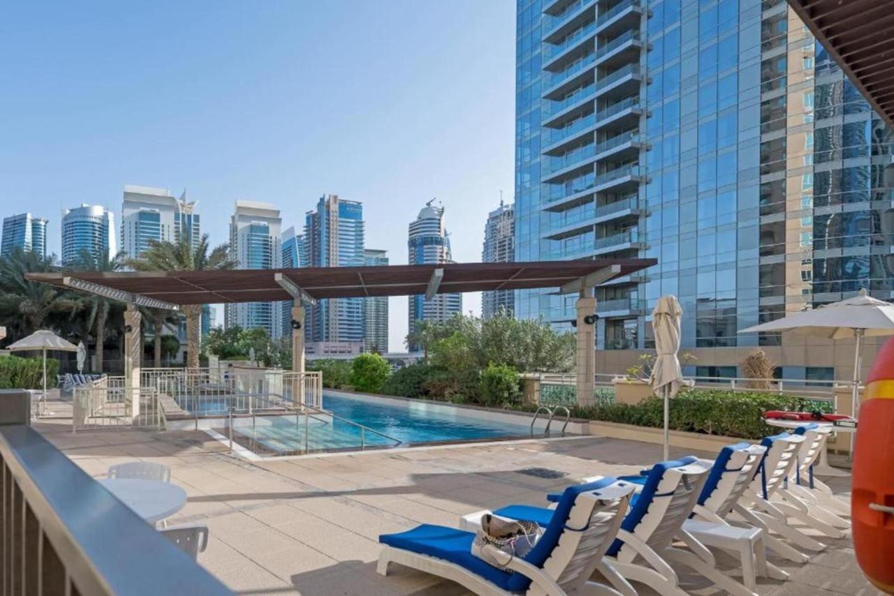 Maison Privee - Stunning Waterfront Apt With Marina View Nxt To Beach Dubai Exterior photo