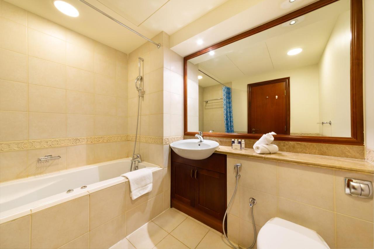 Maison Privee - Stunning Waterfront Apt With Marina View Nxt To Beach Dubai Exterior photo